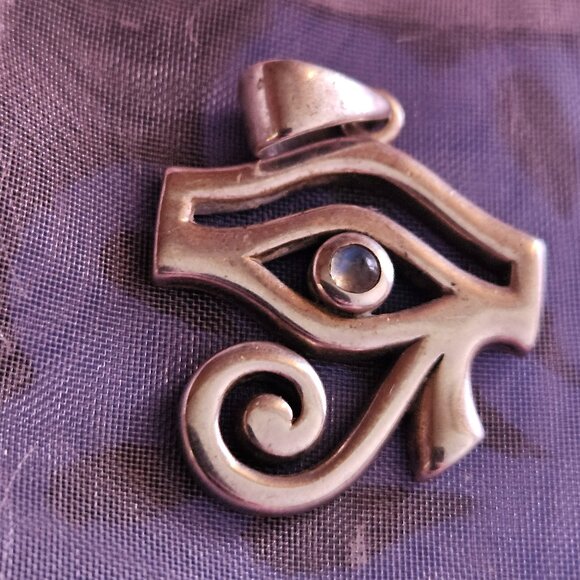 EYE OF HORUS - Sterling Silver Moonstone Pendant - Picture 1 of 6